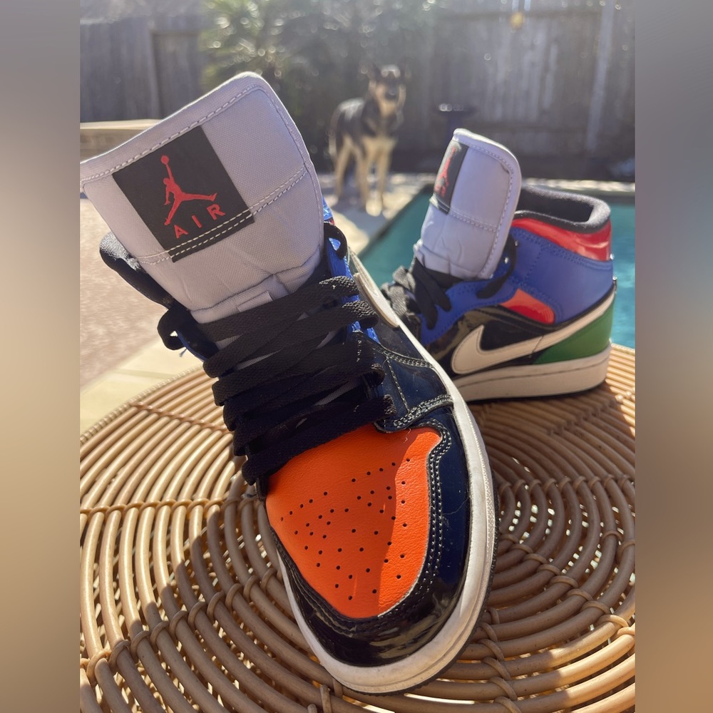 Air Jordan 1 Mid SE 'Multi Patent' Wmn Size 6